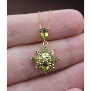 Vintage 14k Solid Yellow Gold Natural Peridot Star Tear Drop Pendant - Necklace